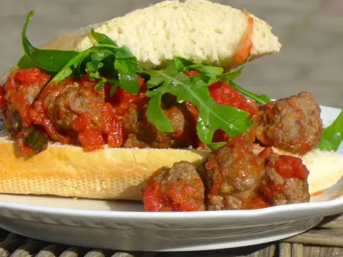 spicy kjøttboller i tomatsaus