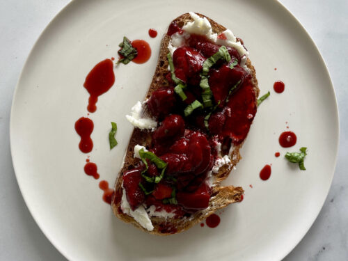 Ovnsbakte jordbær med honning og balsamico