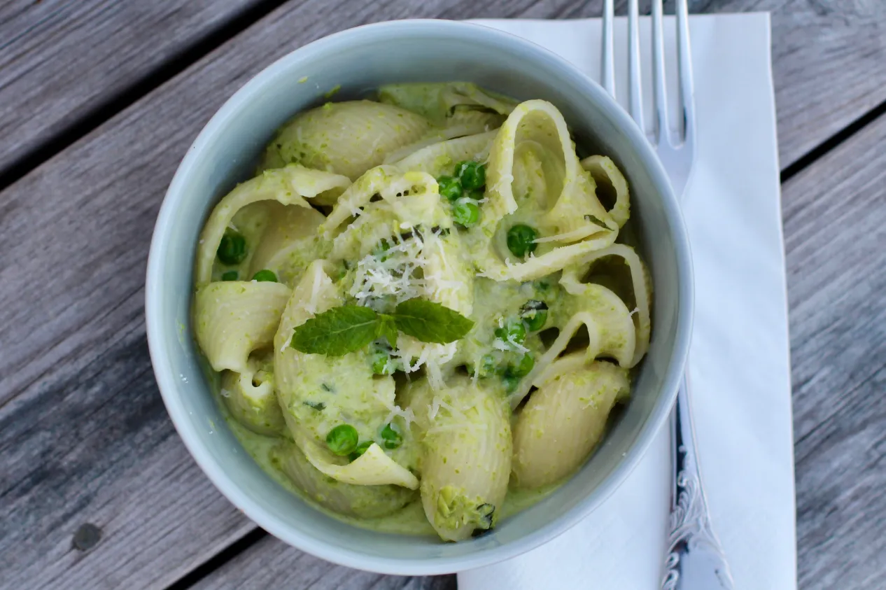 Pasta med erter og mynte