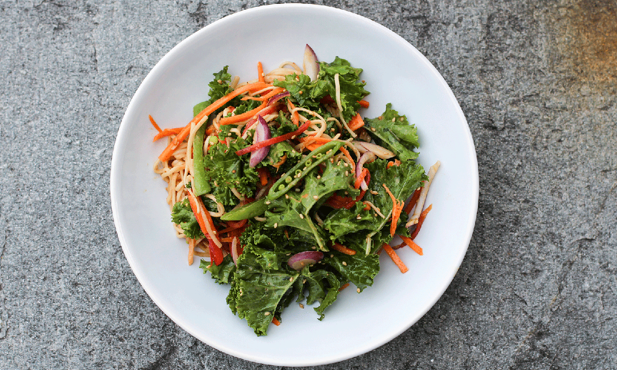 Grønnkålsalat med asiatisk dressing