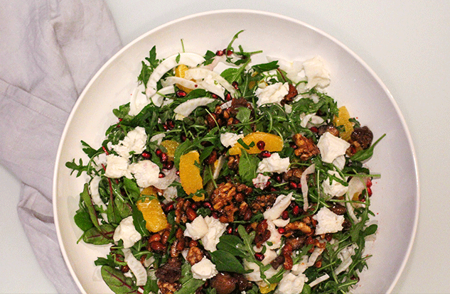 Salat med appelsin, chevre og nøttecrunch