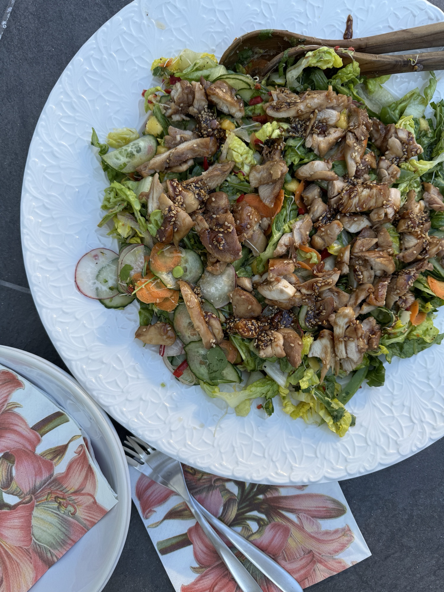 Thaisalat med limedressing
