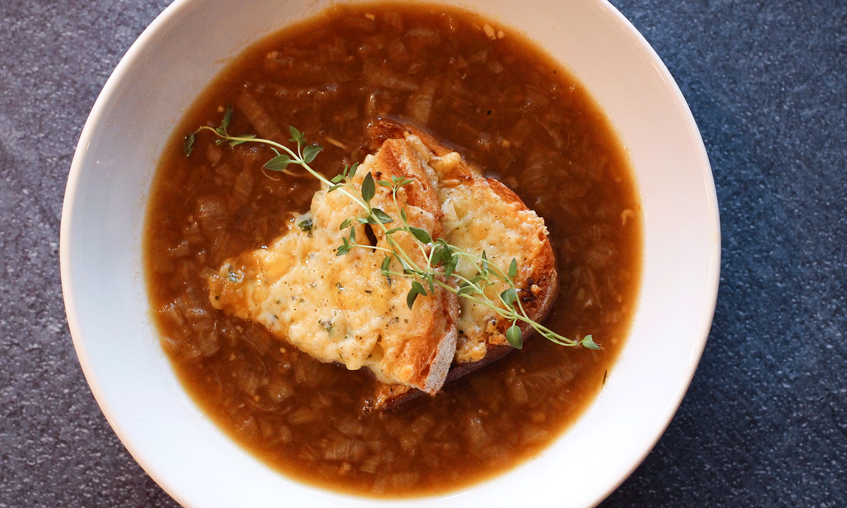 Løksuppe med Gruyère-toast
