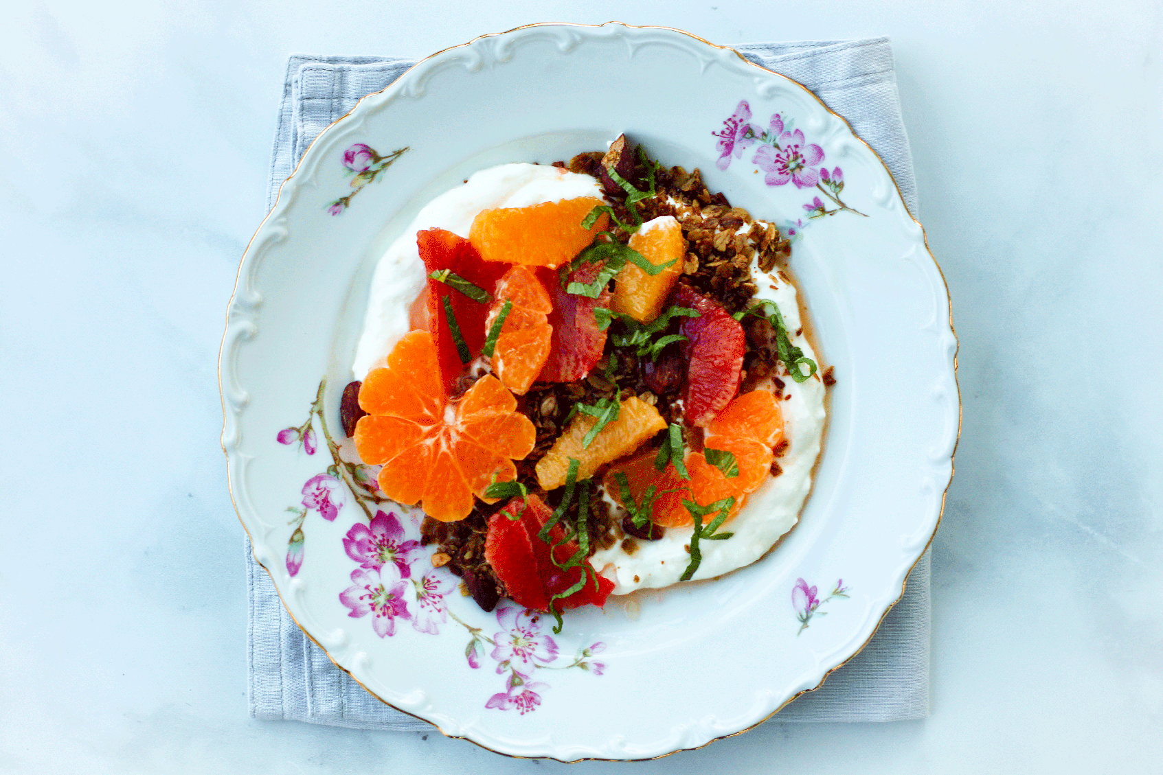 sitrussalat med granola