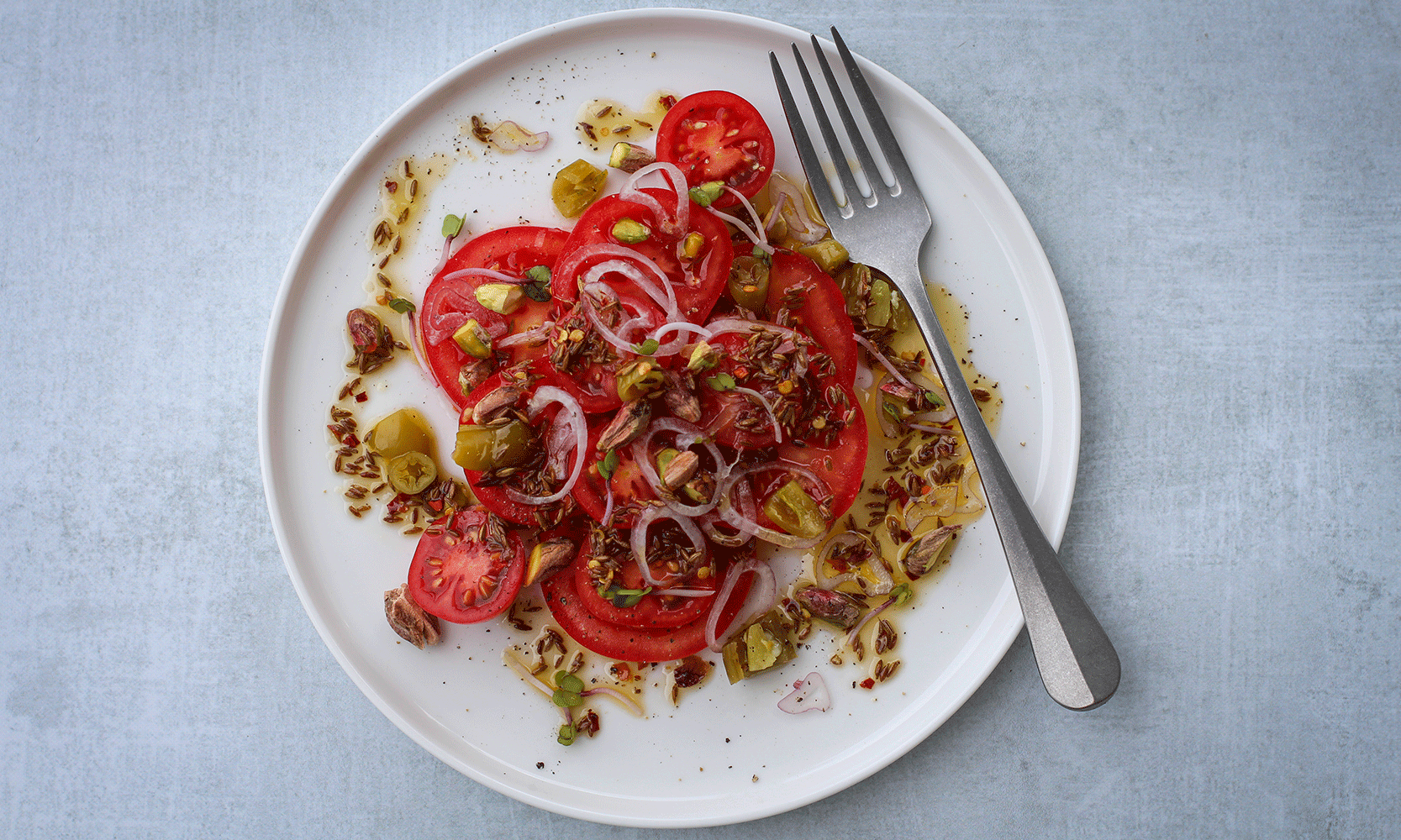 Spicy tomatsalat med varm krydderolje