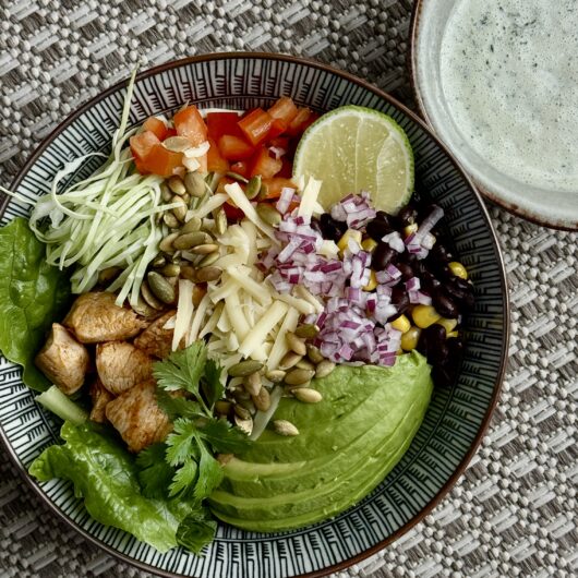 Kyllingsalat med kremet jalapeñodressing