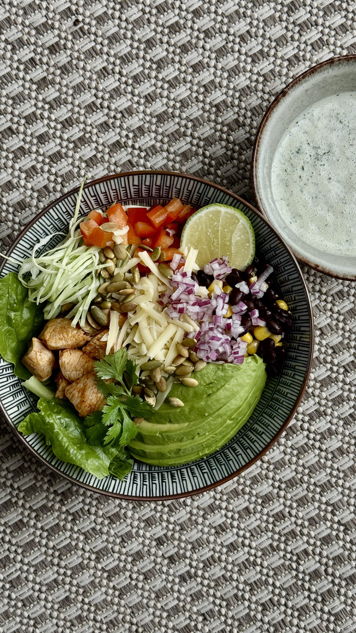 Kyllingsalat med jalapeño dressing
